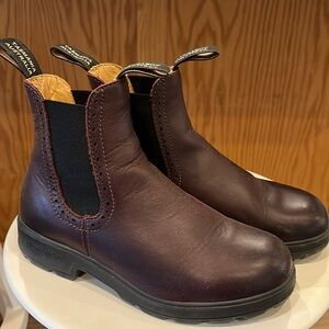 Blundstone 4.5 (W7.5) nearly new Shiraz boots